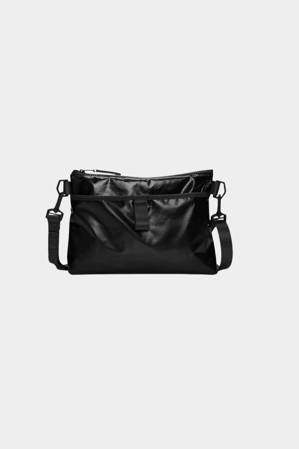 Bolso bandolera Rains Sibu Musette negro con diseño compacto, cremallera revestida y correa ajustable