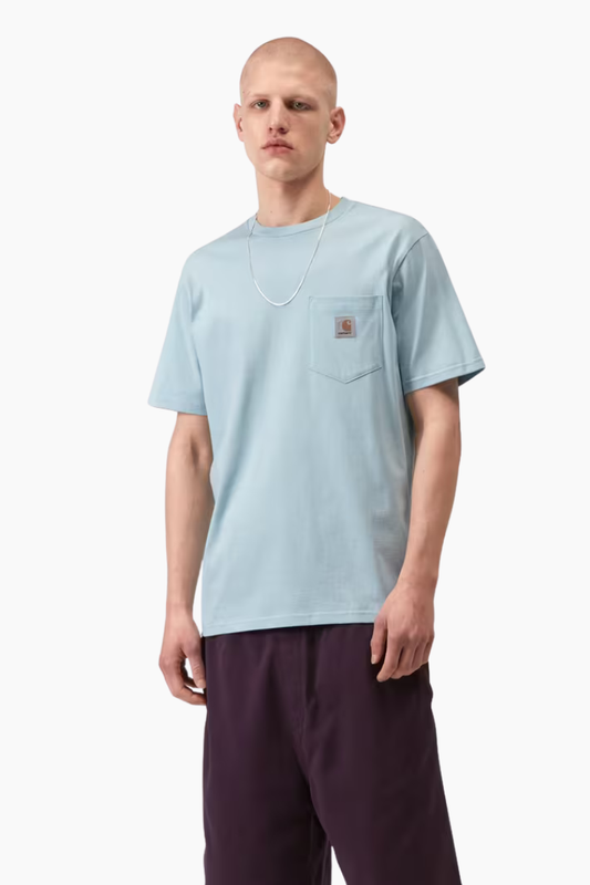 Camiseta Carhartt WIP S/S Pocket Icaria azul cielo con bolsillo