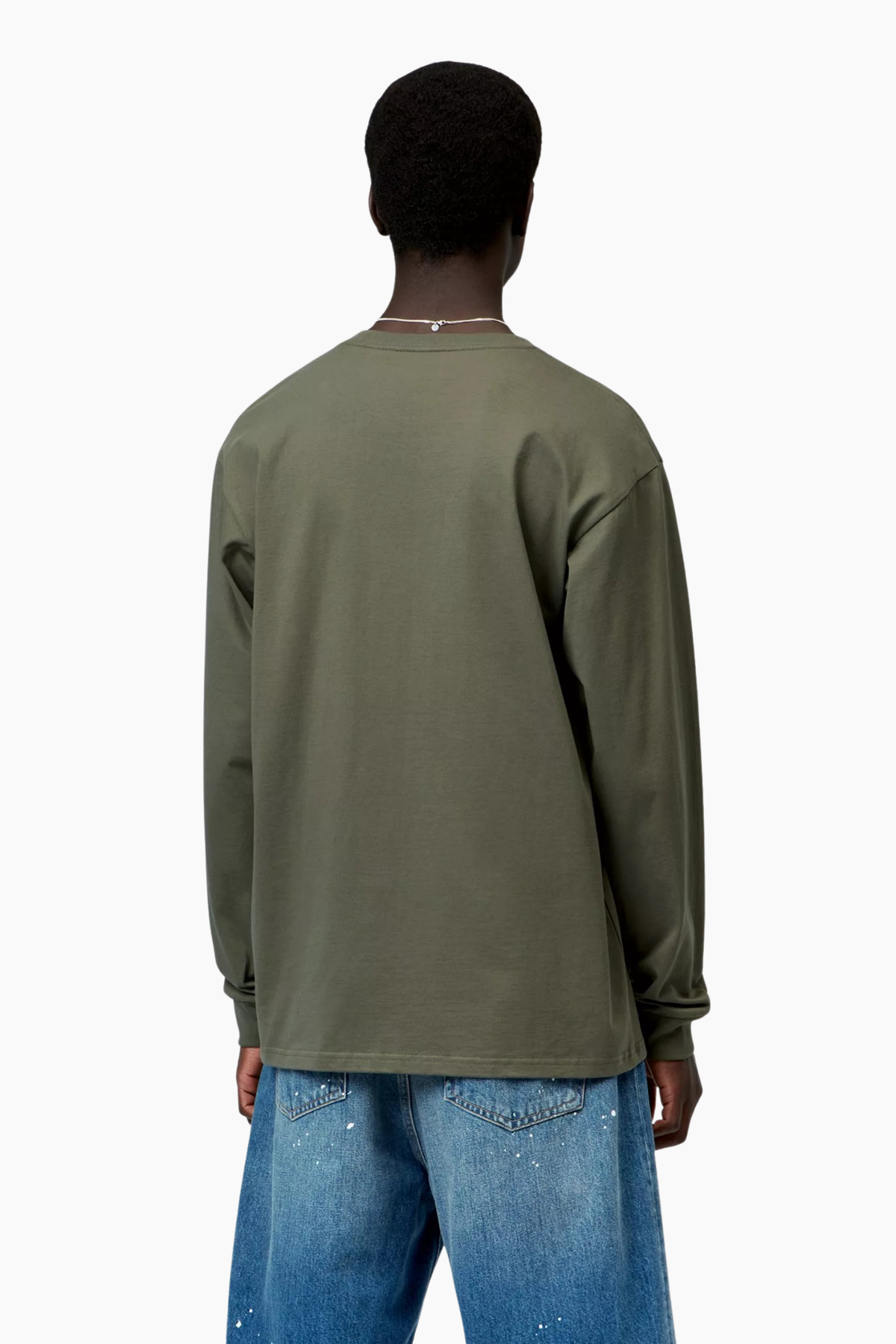 Vista trasera de camiseta Carhartt WIP L/S Chase Leaf para hombre con manga larga y silueta loose fit
