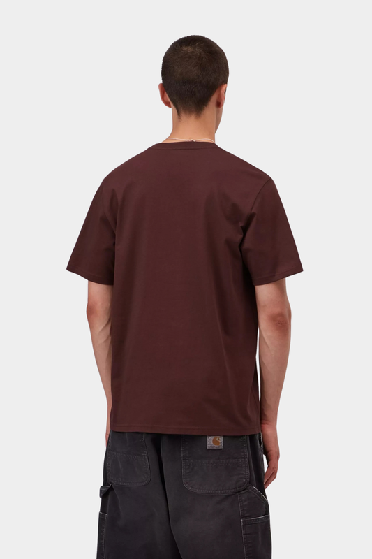 Vista trasera de la camiseta Carhartt WIP S/S Pocket Amarone para hombre, de manga corta y corte regular