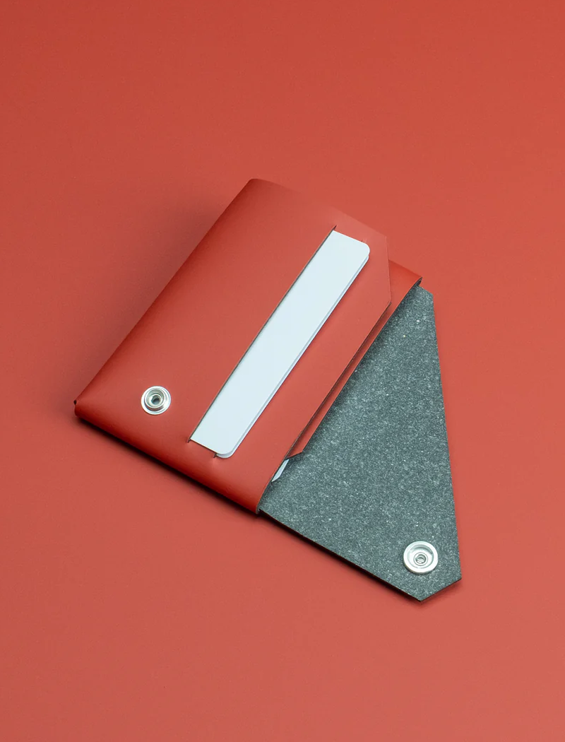 Cartera Lemur Wallet - red recycled leather