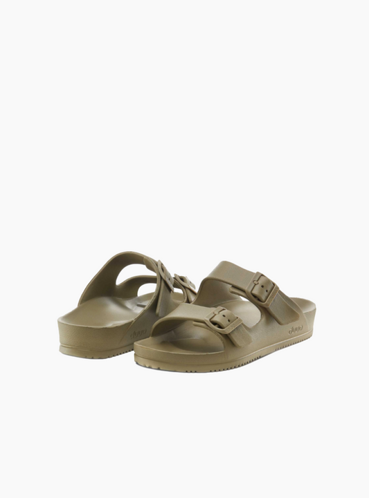 Sandalias Bio EVA Khaki unisex de Duuo Shoes con doble hebilla y plantilla anatómica.