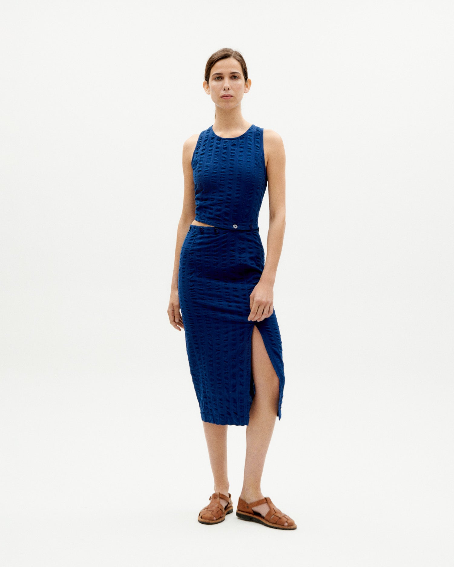 Vestido Wila azul seersucker de Thinking Mu en algodón orgánico convertible en vestido, top o falda
