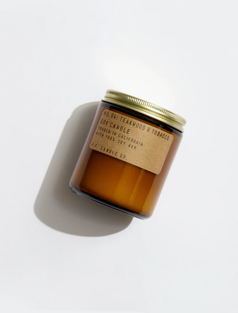 VELA AROMÁTICA NO. 04 - MADERA DE TECA & TABACO