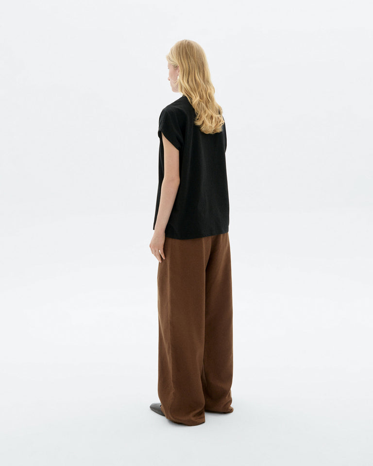 Camiseta bordada a mano Flower Volta