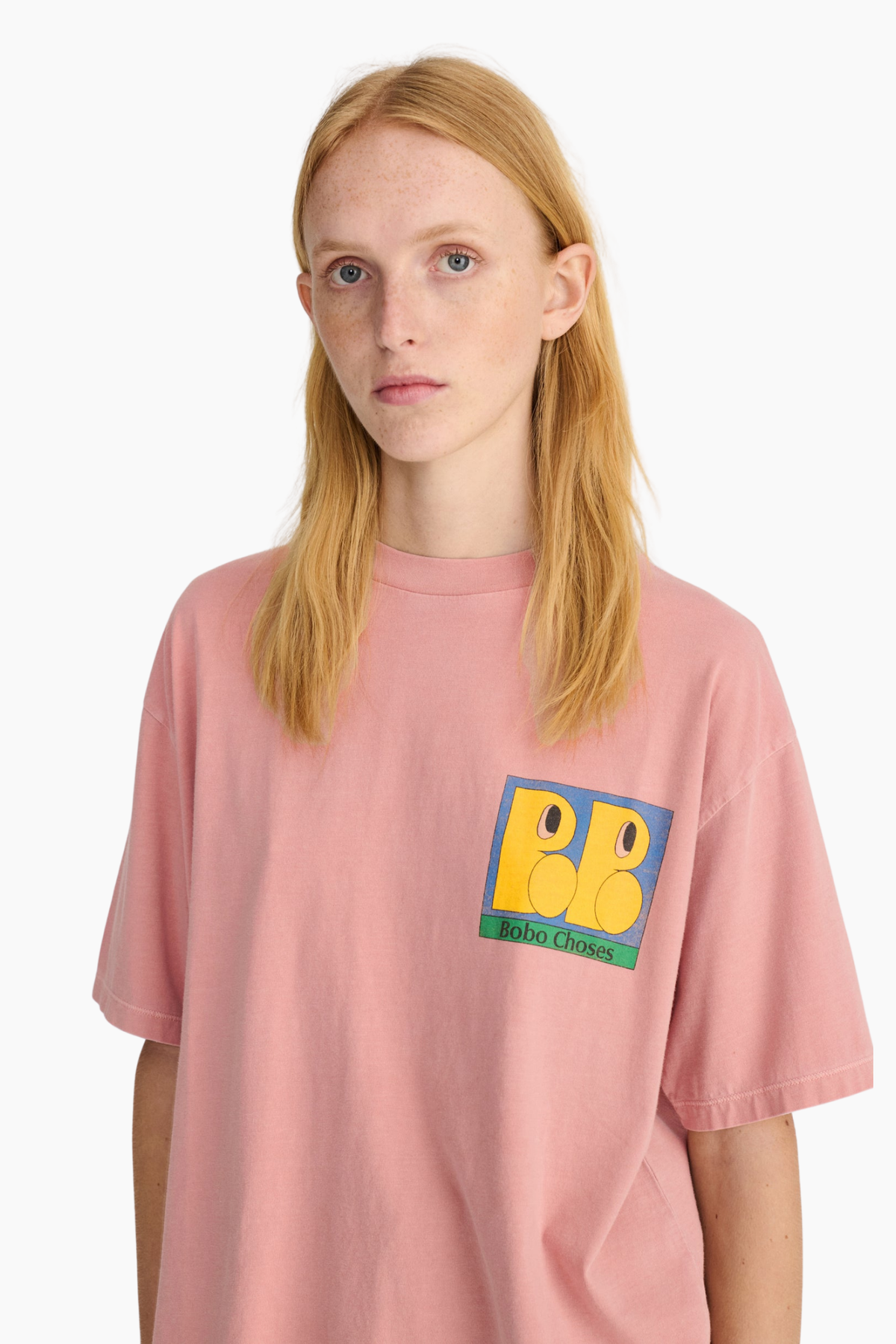 Camiseta oversize All About Monsters de Bobo Choses para mujer en rosa claro con gráfico frontal multicolor