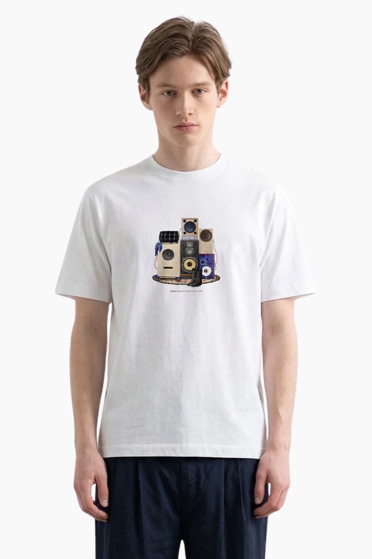 Camiseta Edmmond Sound System blanca con print de altavoces vintage en pecho