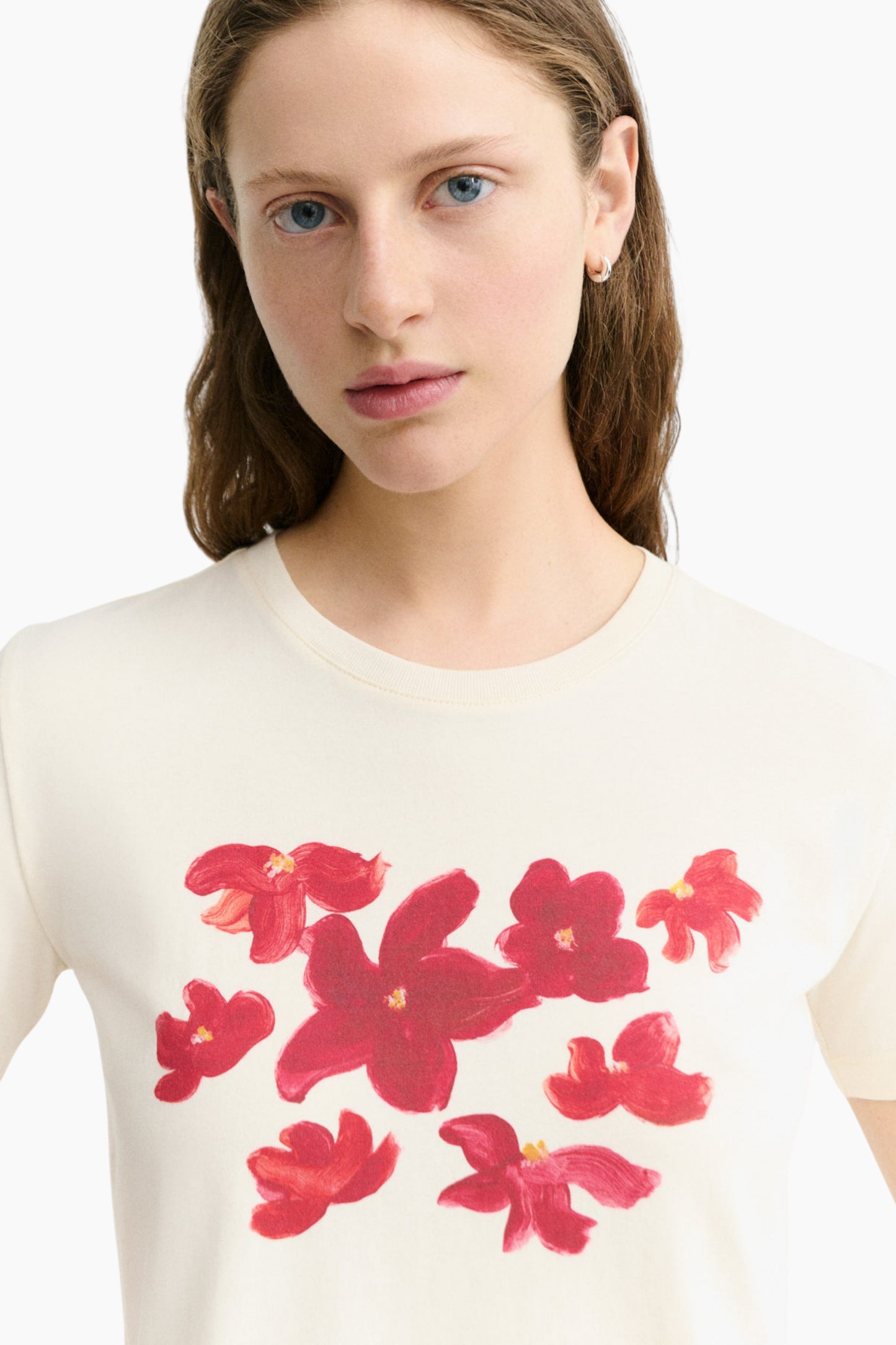 camiseta-flores-rojas-thinking-mu-red-garden