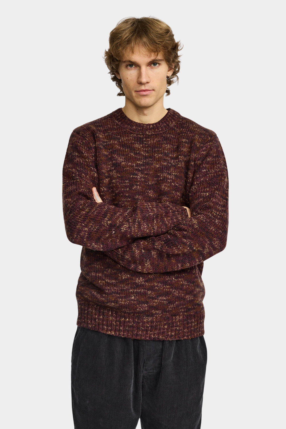 Jersey Revolution 6528 Burgundy para hombre, de punto grueso jaspeado con cuello redondo y corte regular