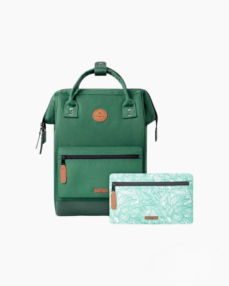 mochila cabaia adventurer mini dark green verde con bolsillo estampado