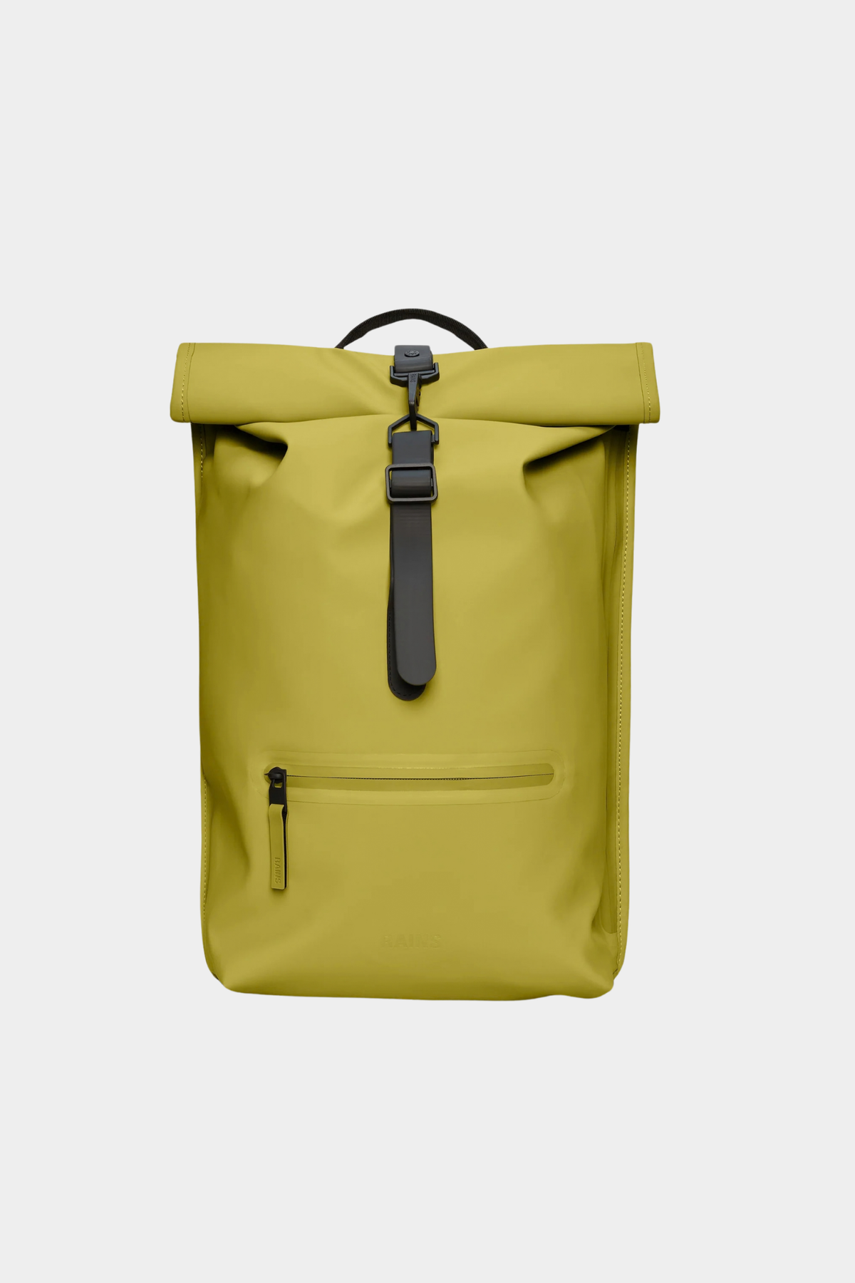 Mochila Rains Rolltop Rucksack Glow de 19 litros con cierre enrollable y acabado impermeable en amarillo