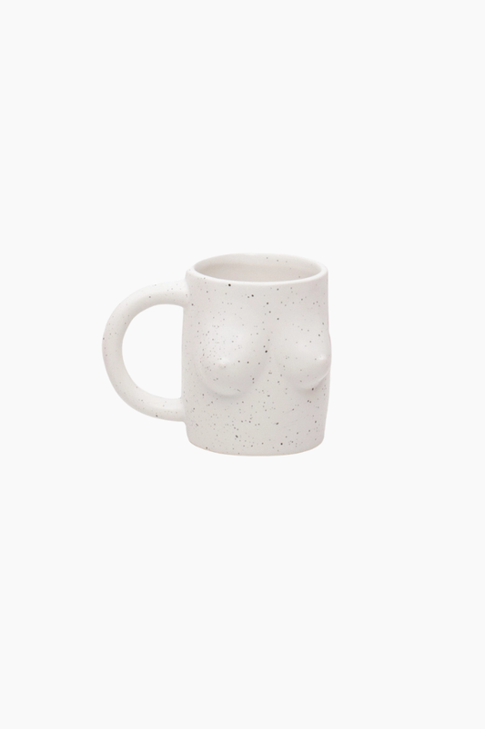 Taza blanca con diseño de pechos en cerámica pintada a mano de Helio Ferretti