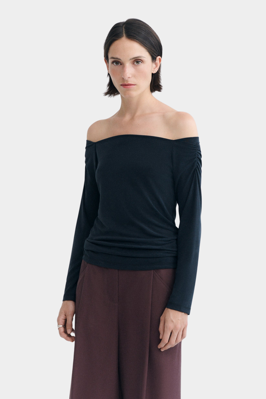 Top off shoulder Berta de Thinking Mu para mujer en negro, de manga larga y corte ajustado