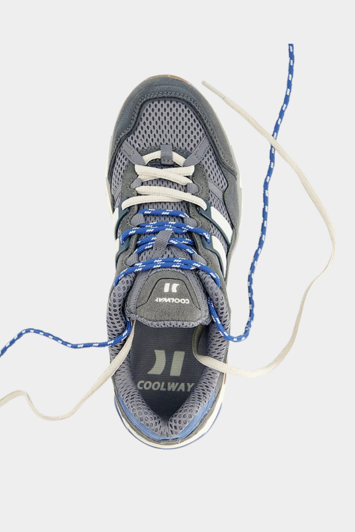 Zapatillas Coolway 2003 Shadow X vistas de frente, con cordones azules y beige y diseño retro running